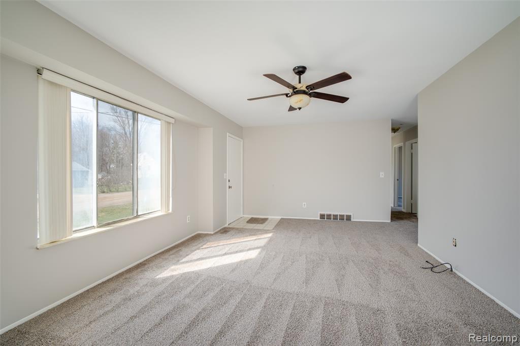 1243 Howard Street Mount Morris, MI 48458 - Photo 4 of 31