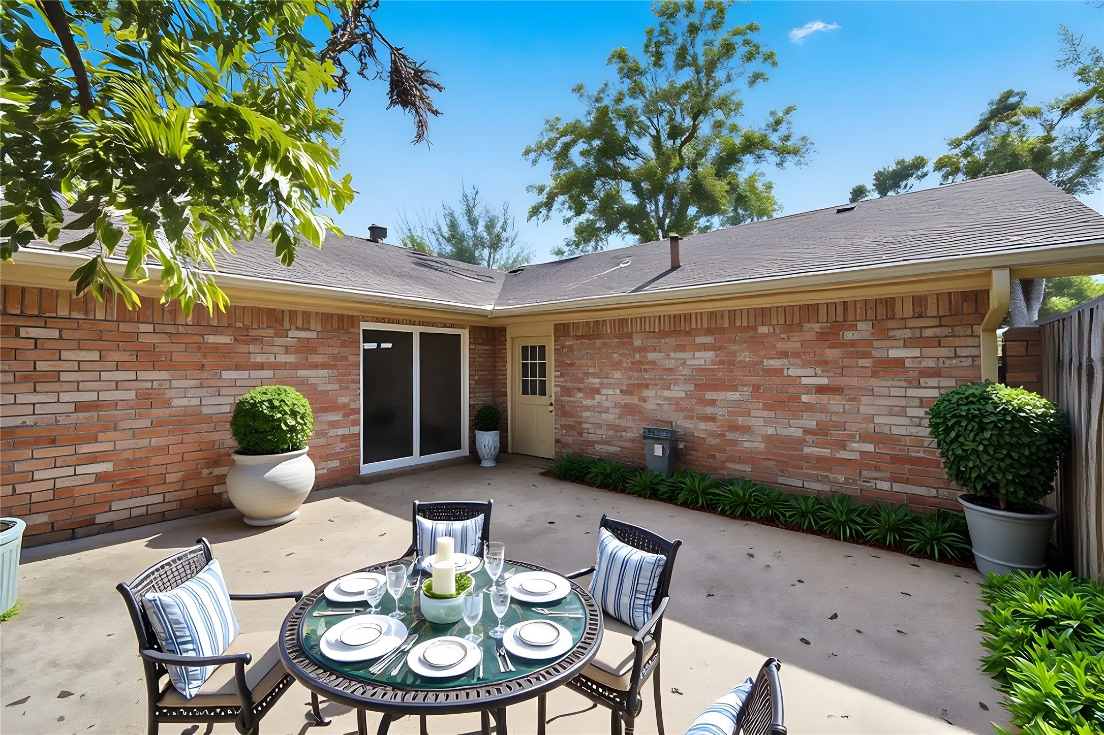 9524 Truscon Drive Houston, TX 77080 - Photo 23 of 30 a view of a patio with furniture