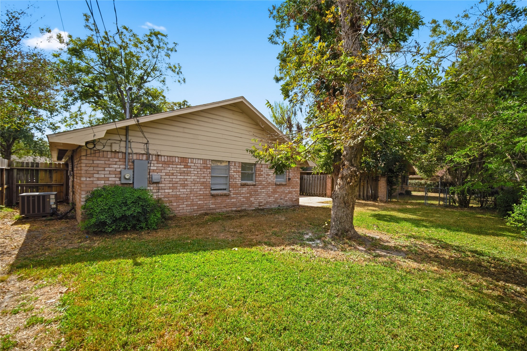 9524 Truscon Drive Houston, TX 77080 - Photo 27 of 30 a view of a house with yard and tree s