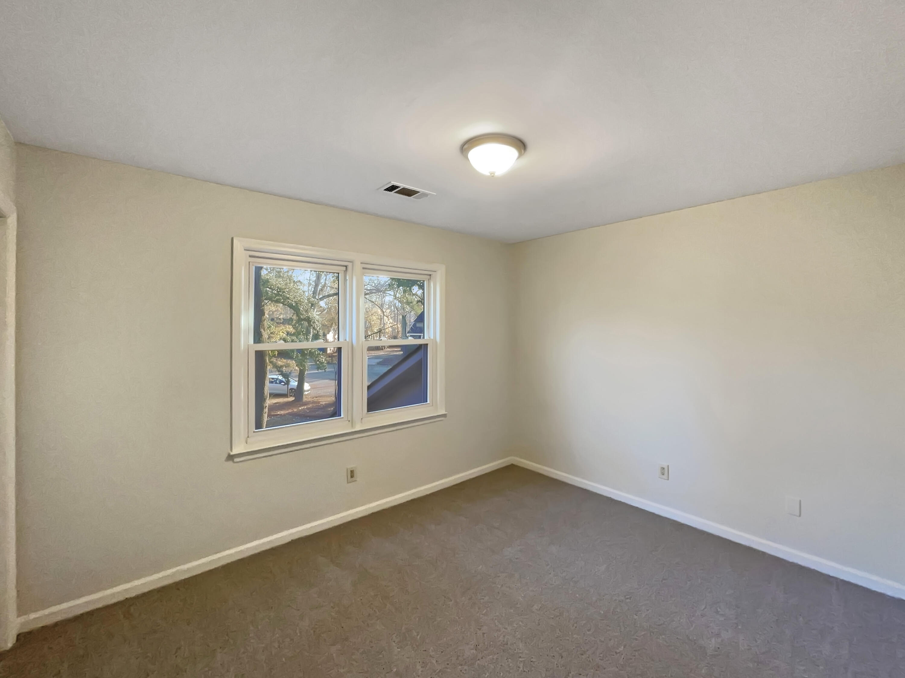 104 Fair Spring Court Summerville, SC 29485 - Photo 4 of 40 photo_04