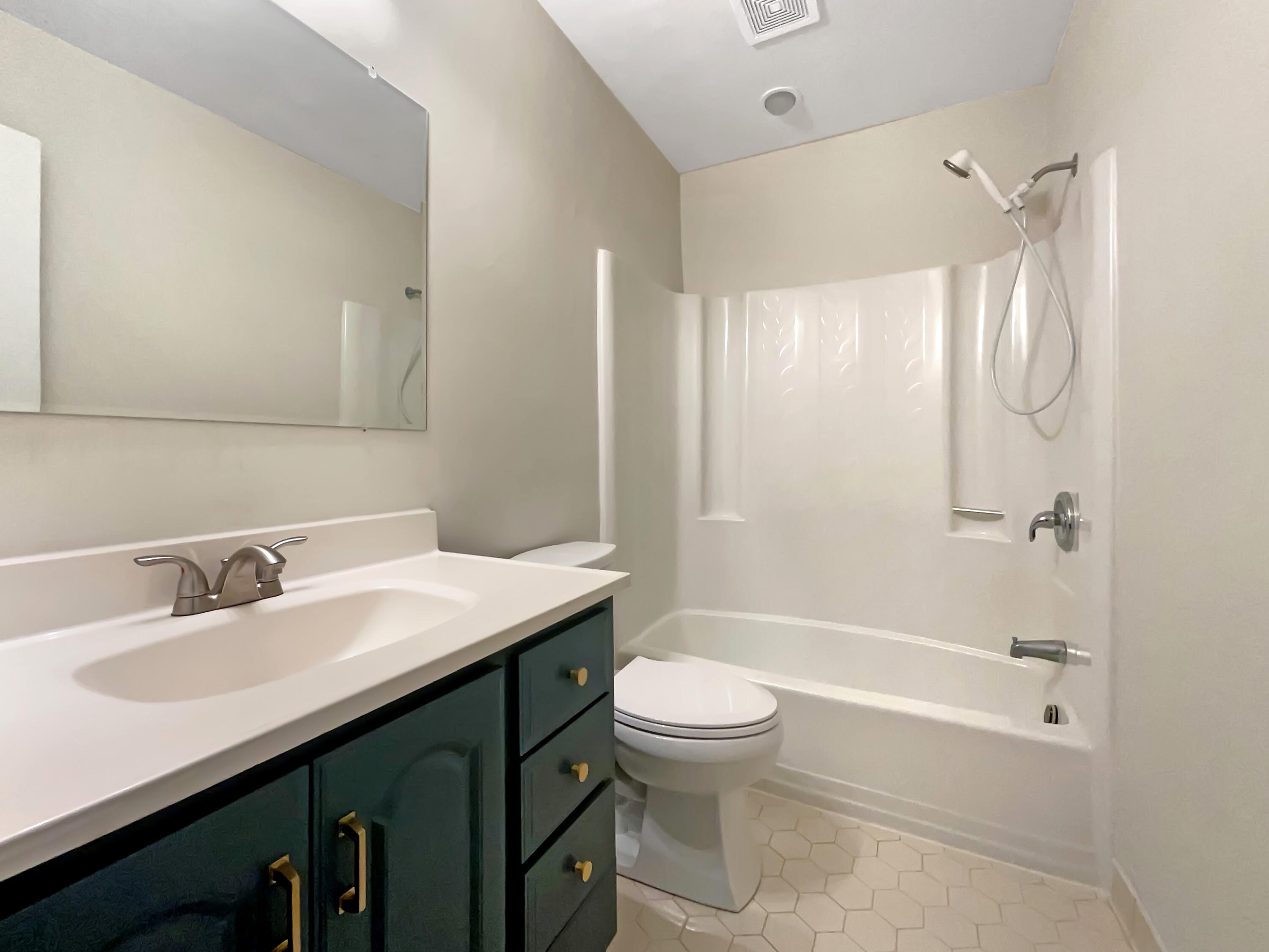 104 Fair Spring Court Summerville, SC 29485 - Photo 6 of 40 photo_06