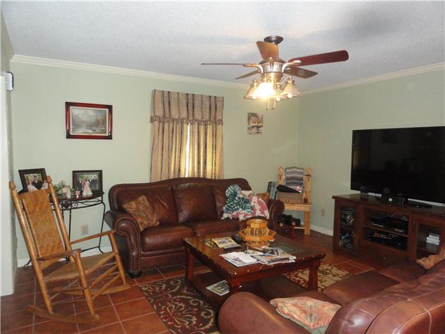 625 Barnesville Road Summertown, TN 38483 - Photo 12 of 17 Gallery Image 12