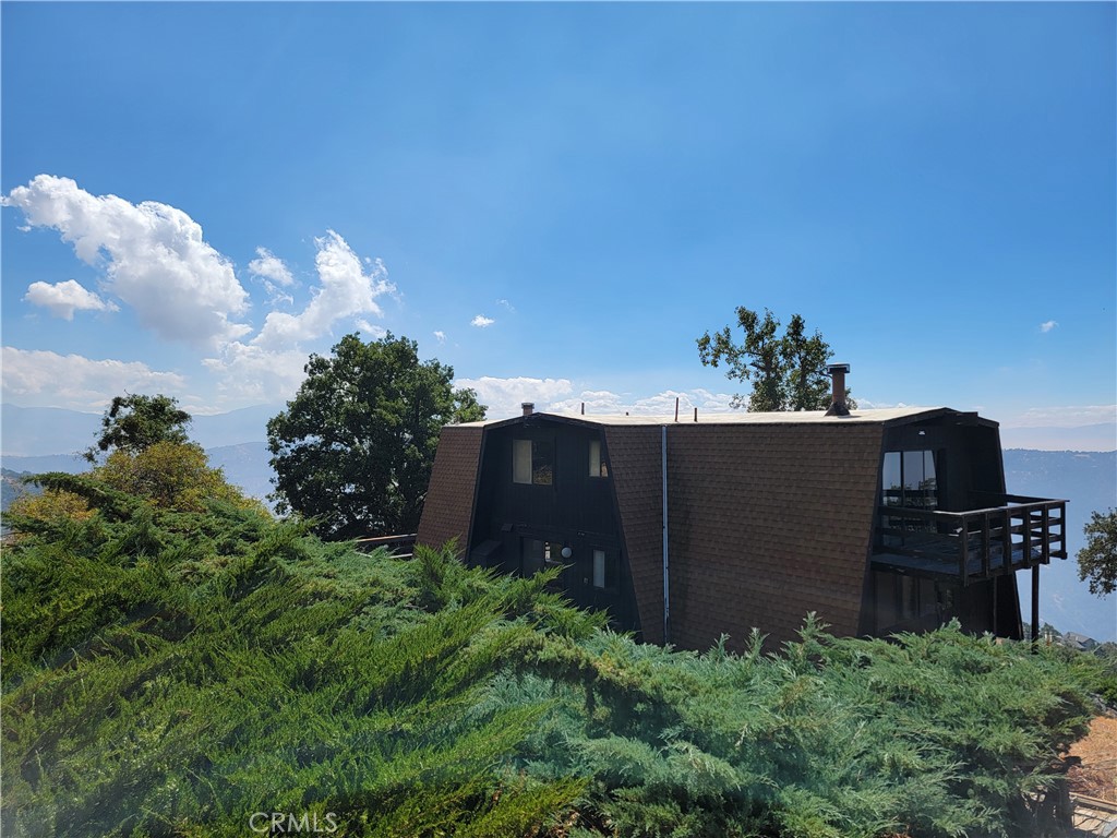 27380 Deertrail Drive Tehachapi, CA 93561 - Photo 3 of 47 a view of a plants