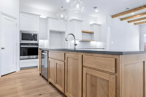$579,900 | 913 Beall Street, Denton, TX 76207