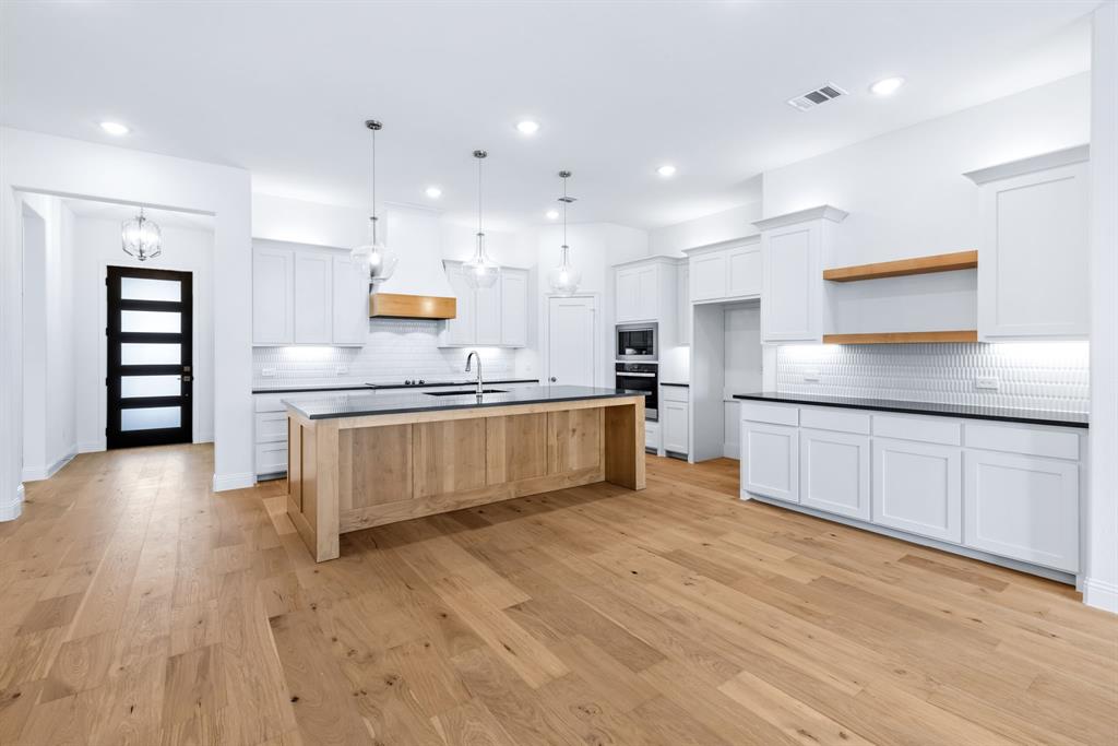 913 Beall Street Denton, TX 76207 - Photo 16 of 40