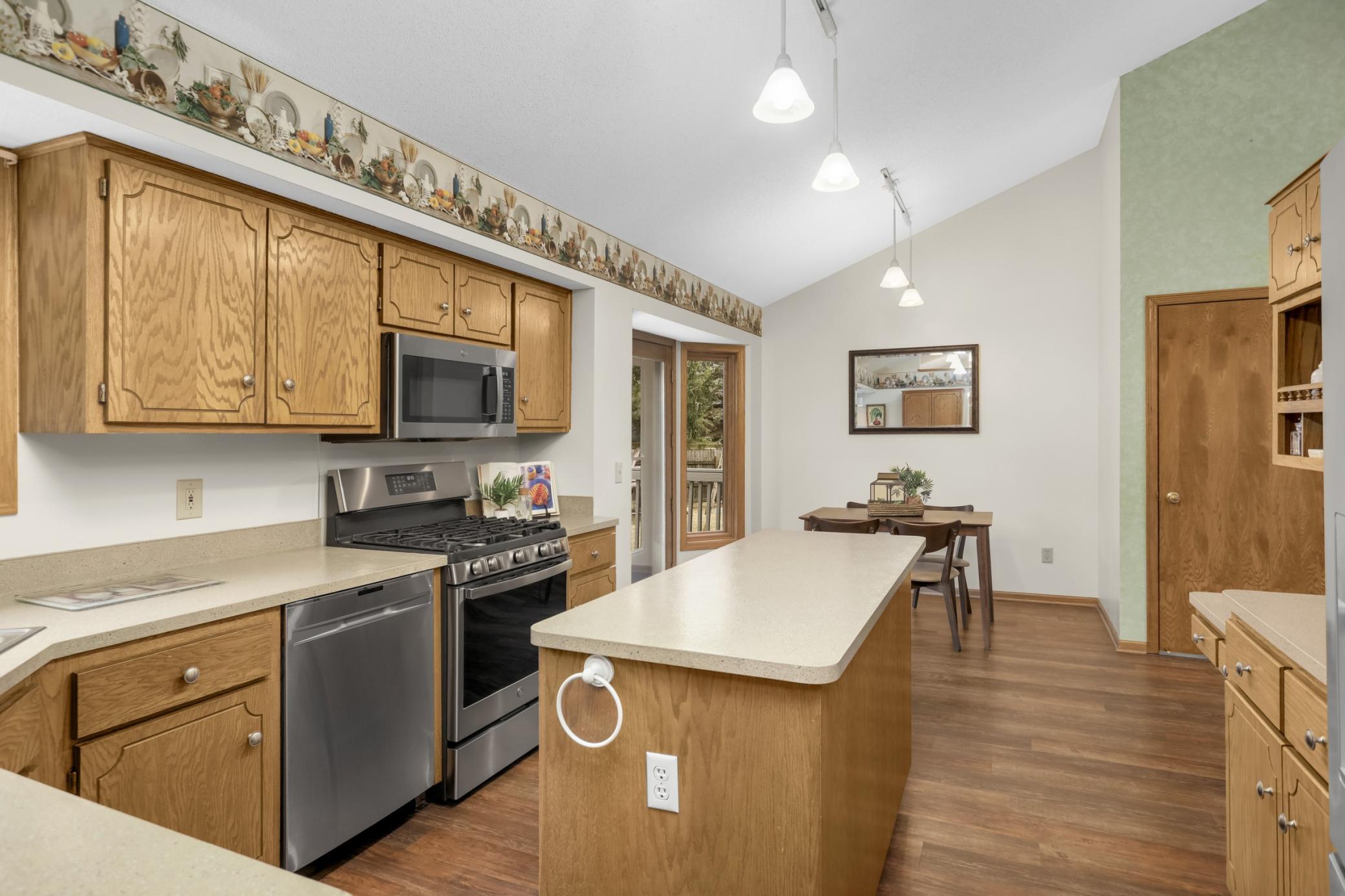 7104 Mourning Dove Road Circle Pines, MN 55014 - Photo 13 of 40