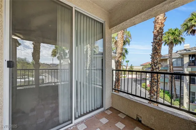 $250,000 | 7147 South Durango Drive, Unit 304, Las Vegas, NV 89113