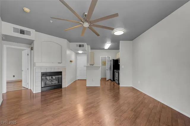 $250,000 | 7147 South Durango Drive, Unit 304, Las Vegas, NV 89113