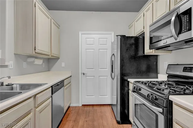 $250,000 | 7147 South Durango Drive, Unit 304, Las Vegas, NV 89113