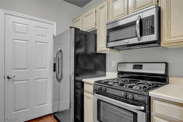 $250,000 | 7147 South Durango Drive, Unit 304, Las Vegas, NV 89113