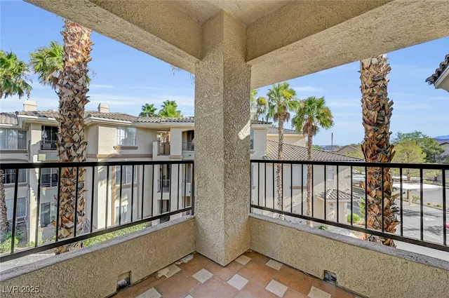 $250,000 | 7147 South Durango Drive, Unit 304, Las Vegas, NV 89113