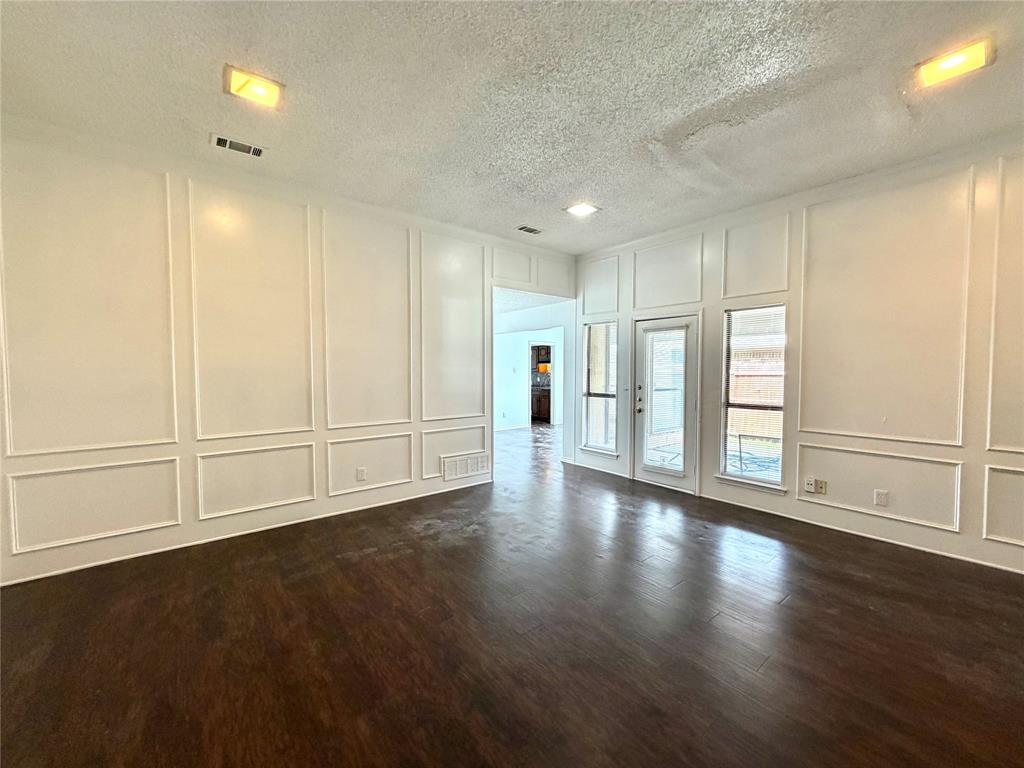 13339 Fall Manor Drive Dallas, TX 75243 - Photo 9 of 16