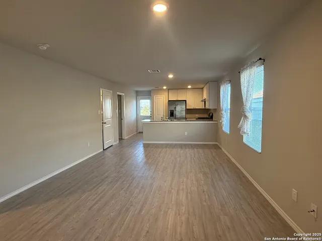 $1,295 | 9011 Little Hoss, Converse, TX 78109