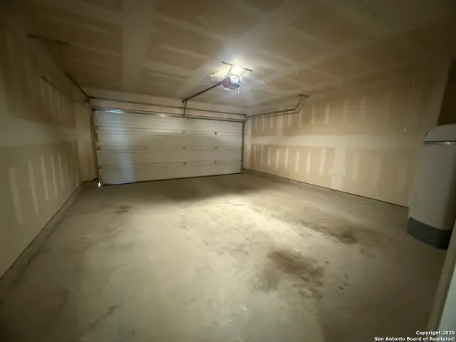 $1,295 | 9011 Little Hoss, Converse, TX 78109