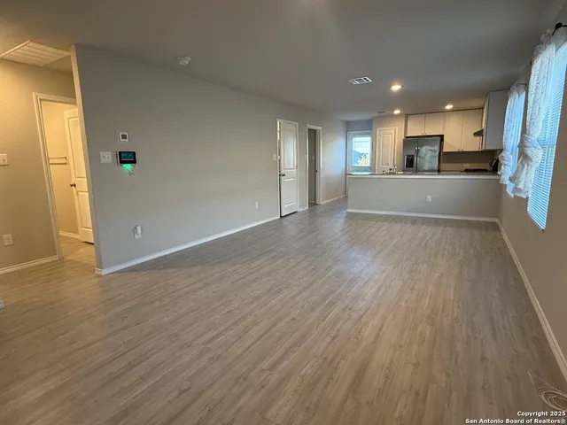 $1,295 | 9011 Little Hoss, Converse, TX 78109