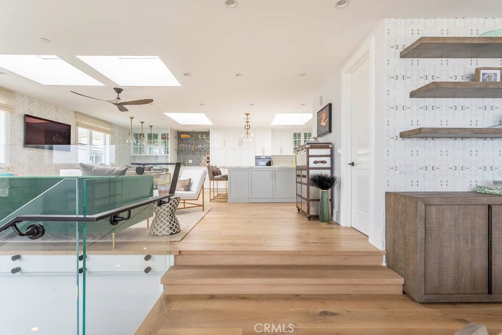 314 32nd Street Manhattan Beach, CA 90266 - Photo 6 of 27 a view of a living room and kitchen view
