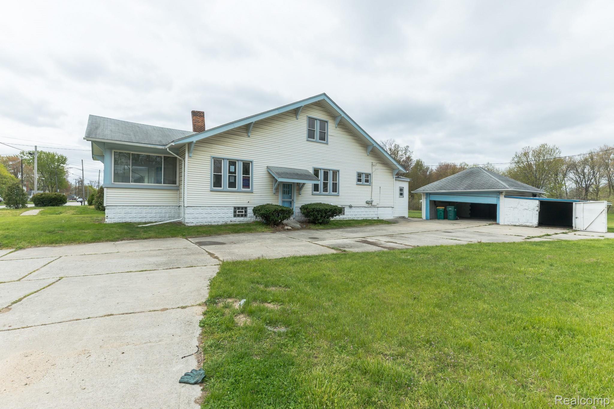 5894 Wayne Road Romulus, MI 48174 - Photo 3 of 30 XA9A0005-6135595.jpg