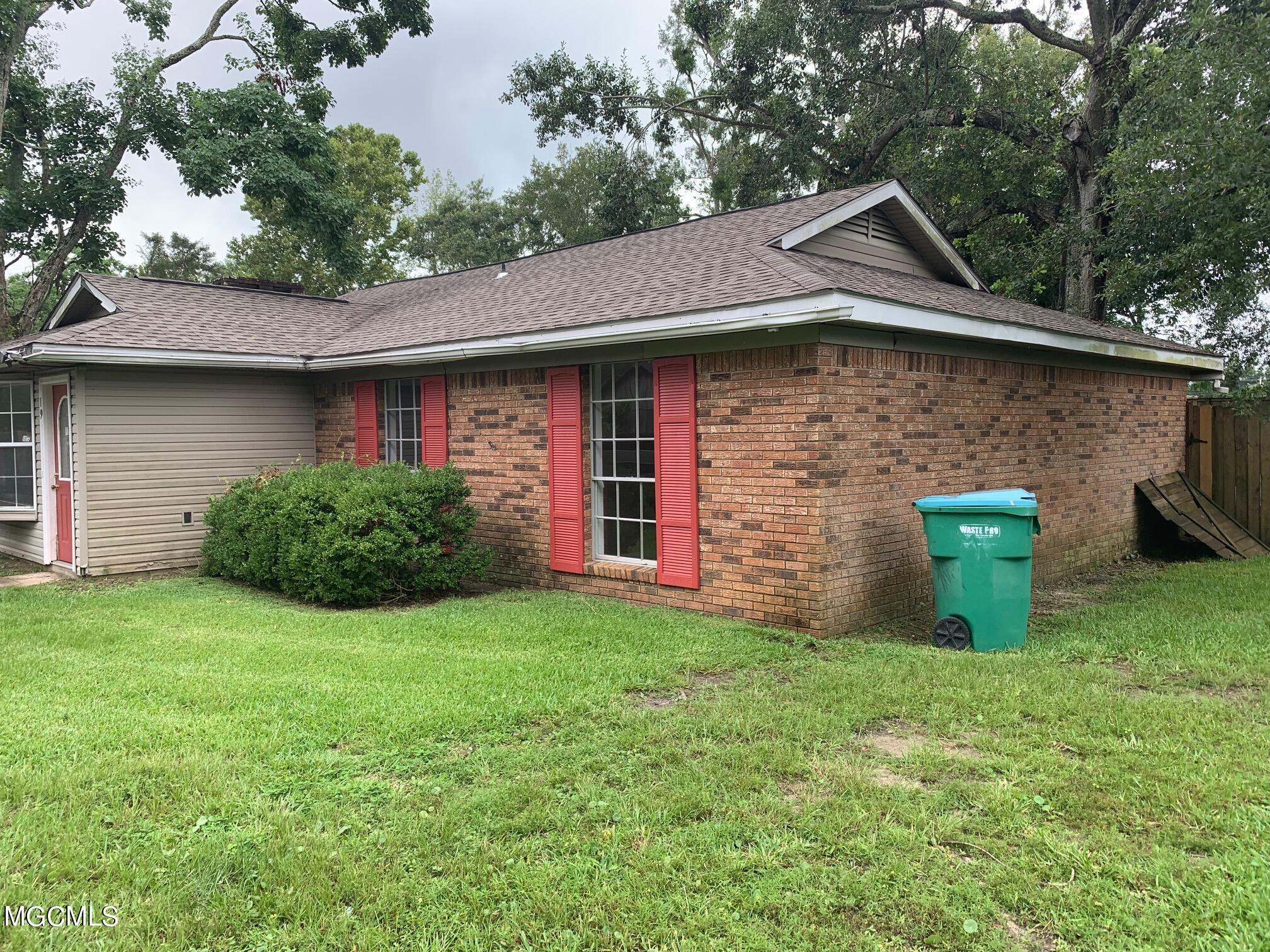 19 Stratford Place Gulfport, MS 39503 - Photo 3 of 18 IMG_0354