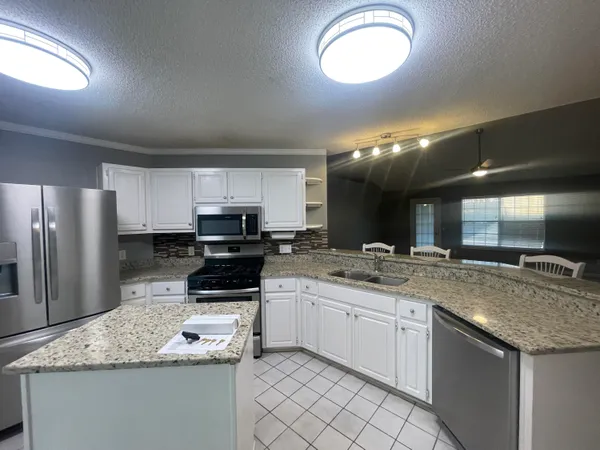 $1,925 | 5196 Whitehurst Lane, Crestview, FL 32536