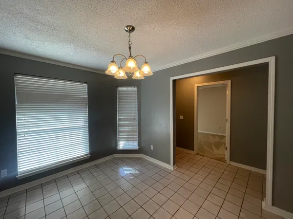 $1,925 | 5196 Whitehurst Lane, Crestview, FL 32536
