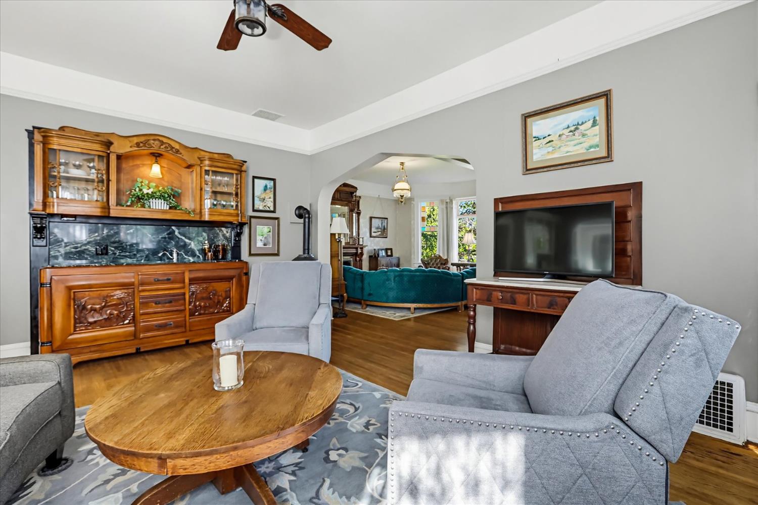 203 Prospect Street Nevada City, CA 95959 - Photo 25 of 99 a living room with furniture and a flat screen tv