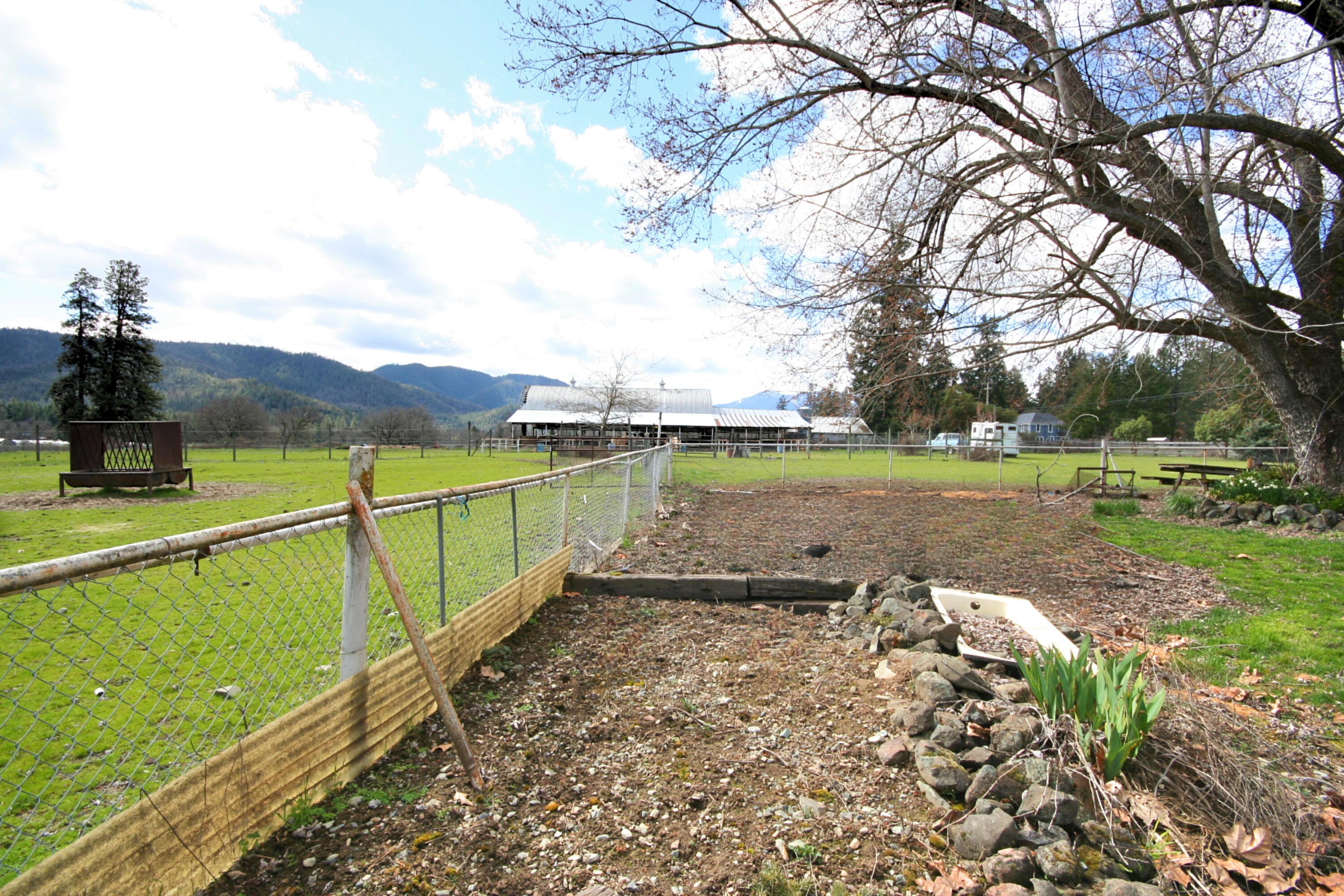 734 Powell Creek Road Williams, OR 97544 - Photo 46 of 51 fotor_2023-4-12_18_11_36