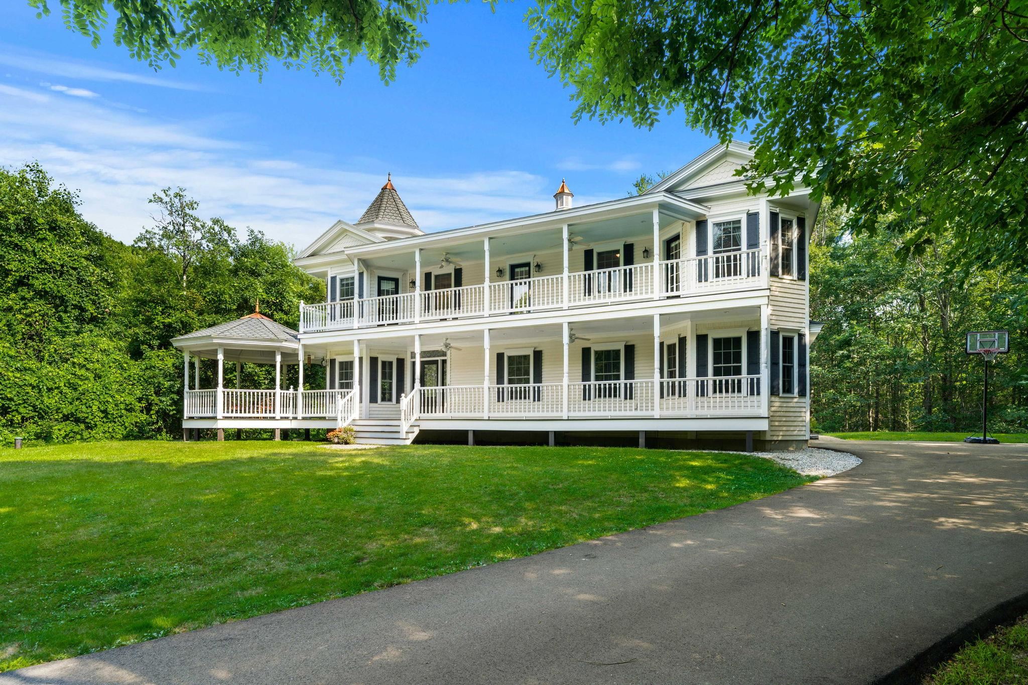 38 Rowell Road East Brentwood, NH 03833 - Photo 2 of 36