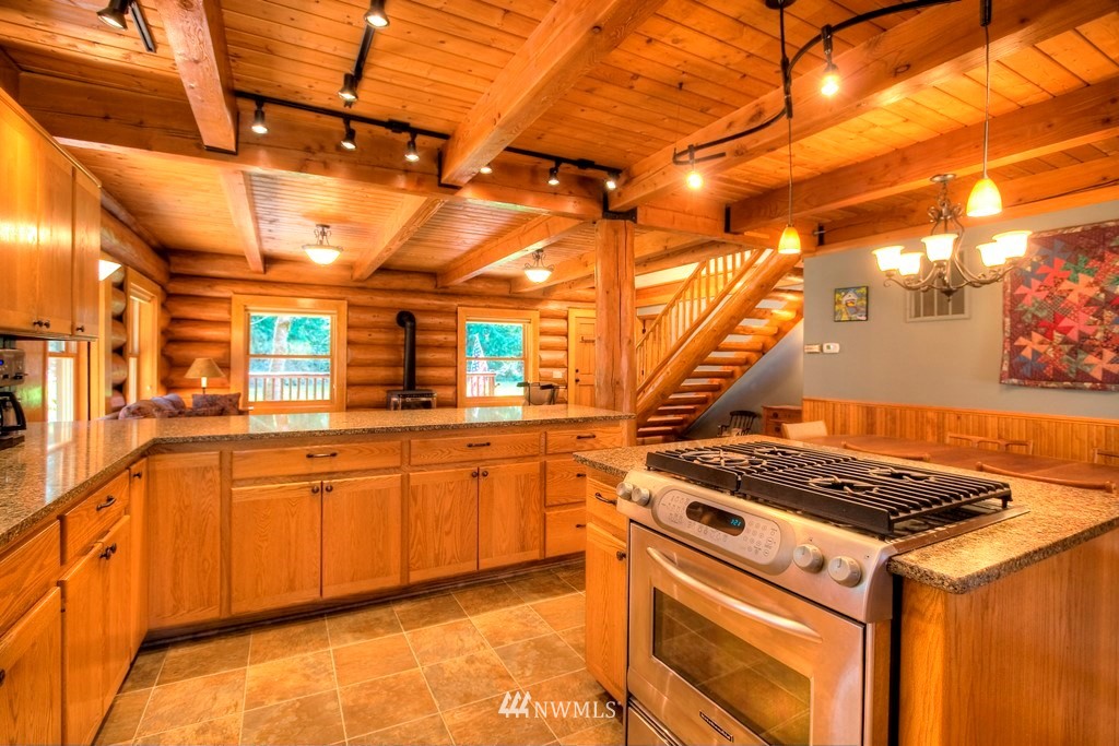 870 Bennett Road Bellingham, WA 98229 - Photo 8 of 25 Gallery Image 8