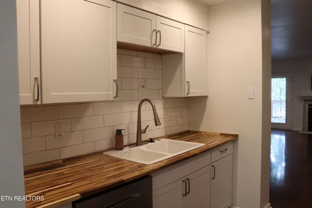 $235,000 | 703 Idlewood Lane, Knoxville, TN 37923