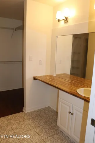 $235,000 | 703 Idlewood Lane, Knoxville, TN 37923