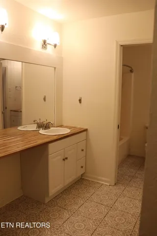 $235,000 | 703 Idlewood Lane, Knoxville, TN 37923