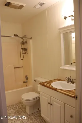 $235,000 | 703 Idlewood Lane, Knoxville, TN 37923