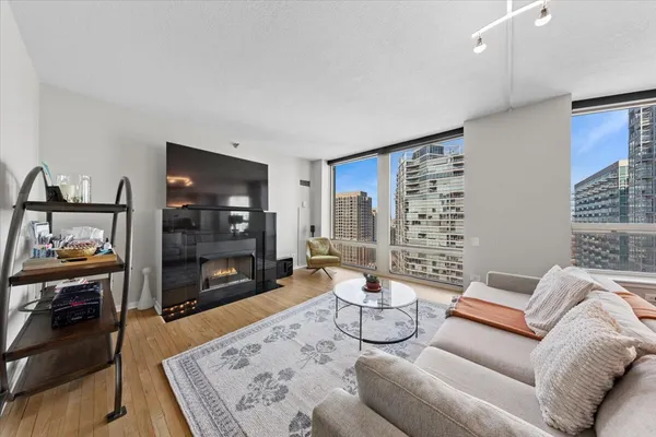 $650,000 | 600 North Kingsbury Street, Unit 1809, Chicago, IL 60654