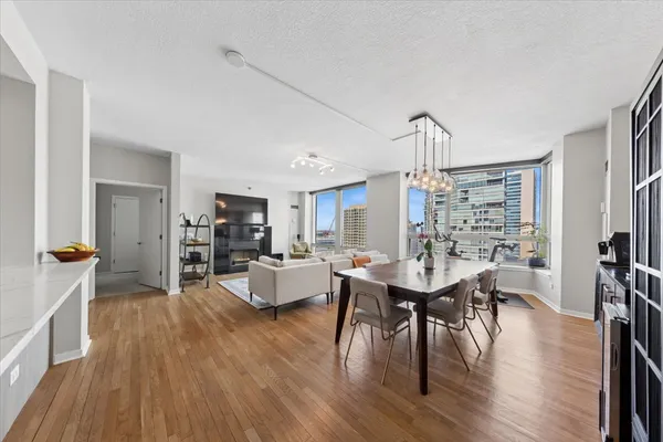 $650,000 | 600 North Kingsbury Street, Unit 1809, Chicago, IL 60654