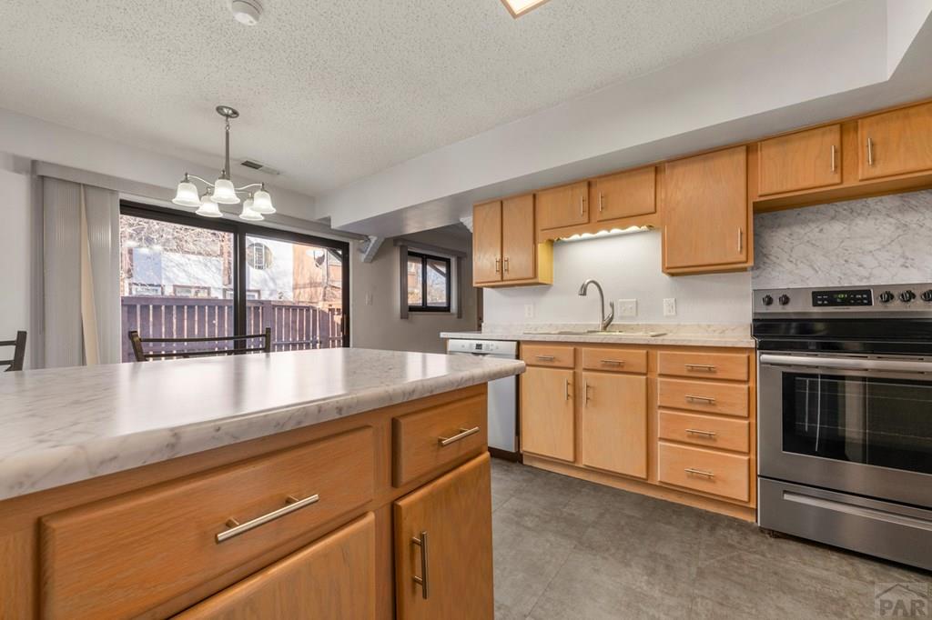 124 Scotland Road, Unit E Pueblo, CO 81001 - Photo 12 of 27