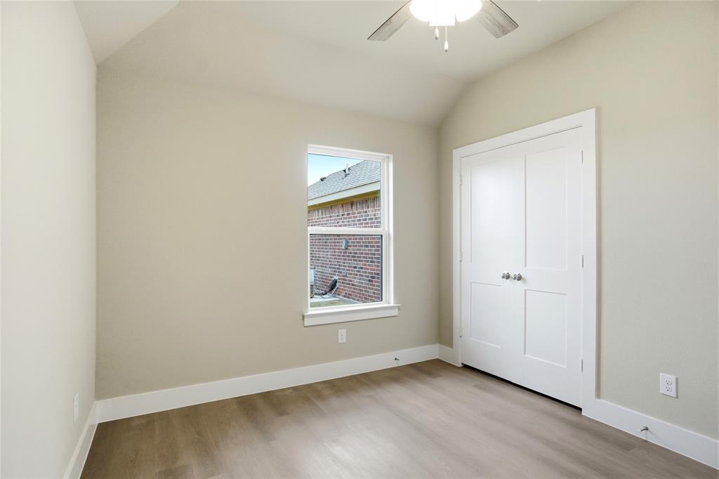 125 Joel Street Springtown, TX 76082 - Photo 11 of 15