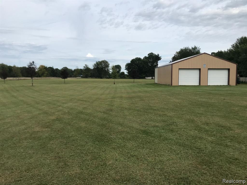 3 Hinchey Road Pinckney, MI 48169 - Photo 2 of 16