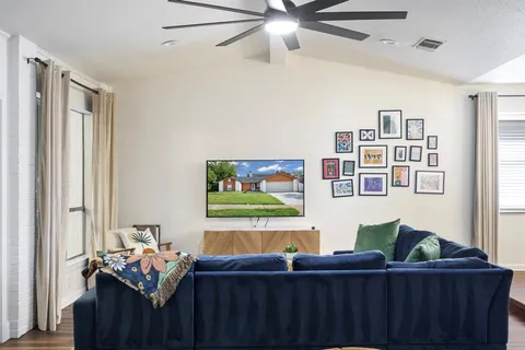 $469,900 | 3508 Grande Bulevar Boulevard, Irving, TX 75062