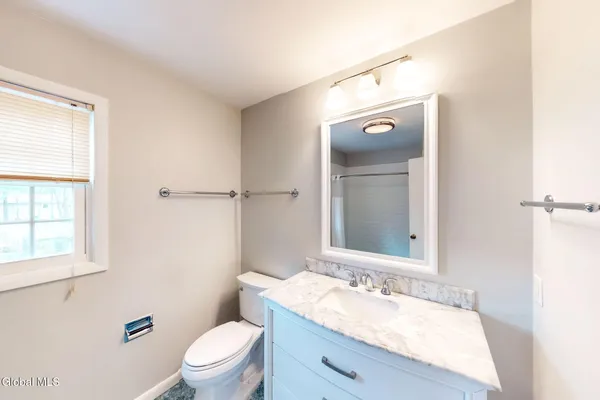 $429,900 | 21 Huntwood Drive, Clifton Park, NY 12065