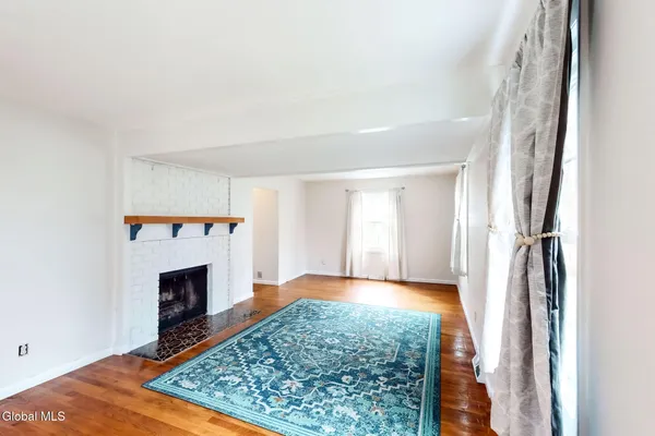 $429,900 | 21 Huntwood Drive, Clifton Park, NY 12065