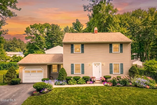 $429,900 | 21 Huntwood Drive, Clifton Park, NY 12065