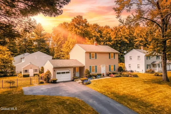 $429,900 | 21 Huntwood Drive, Clifton Park, NY 12065