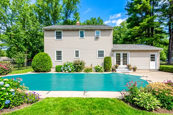$429,900 | 21 Huntwood Drive, Clifton Park, NY 12065