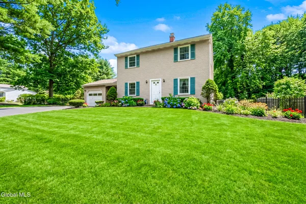 $429,900 | 21 Huntwood Drive, Clifton Park, NY 12065