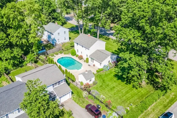 $429,900 | 21 Huntwood Drive, Clifton Park, NY 12065