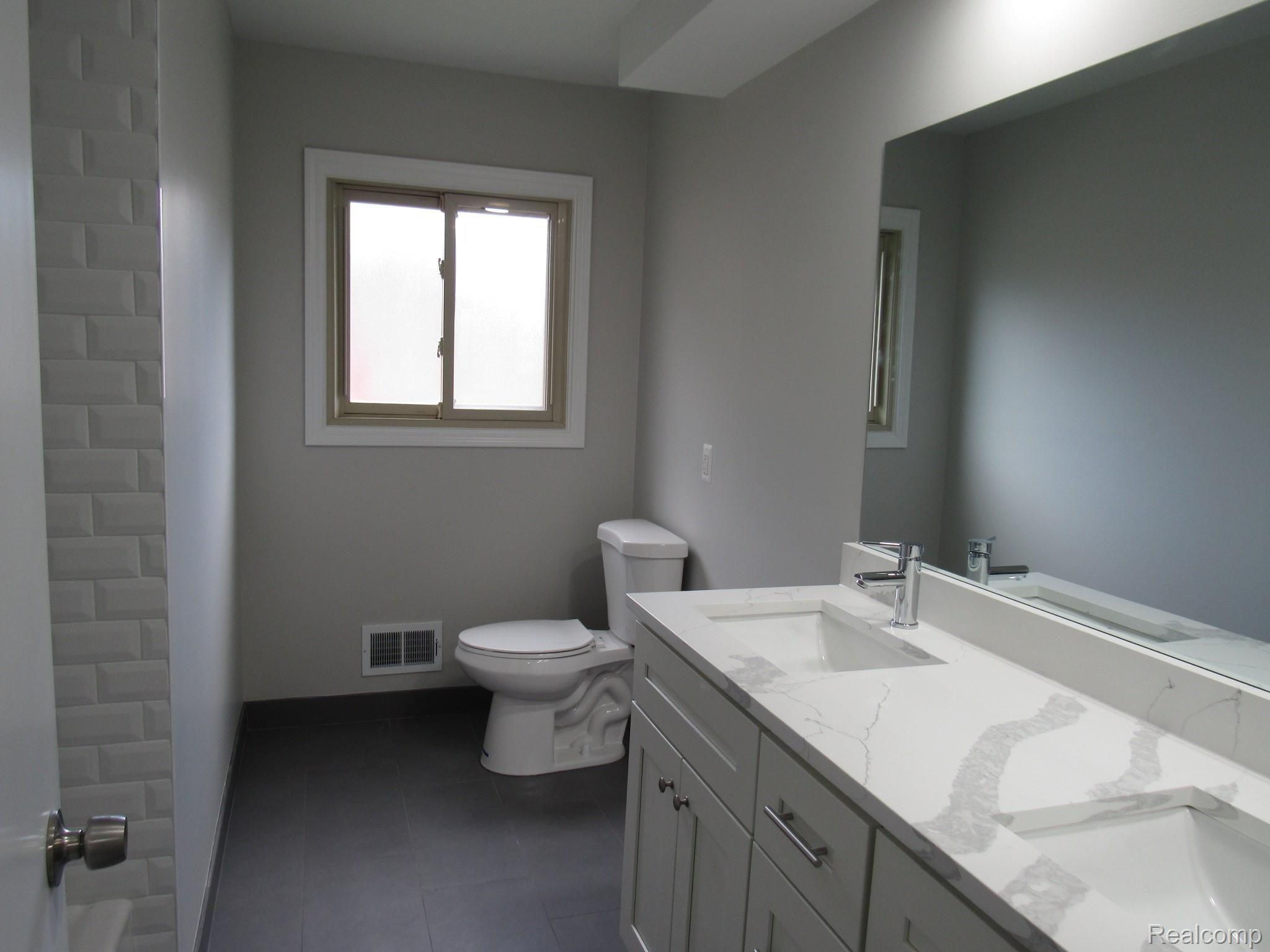 802 Bridgestone Drive Rochester, MI 48309 - Photo 33 of 37 802 BRIDGESTONE ROCHESTER HILLS (110).JPG