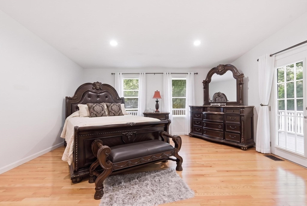 73 Wareham Street Middleboro, MA 02346 - Photo 13 of 37