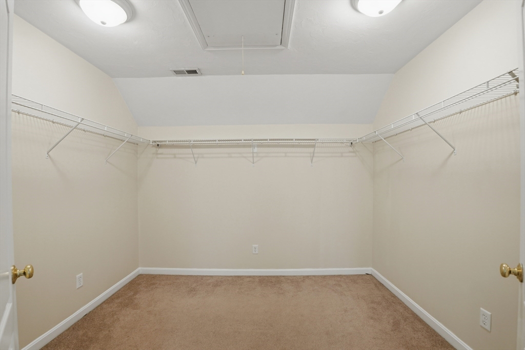 20 Duluth Street Worcester, MA 01604 - Photo 23 of 39