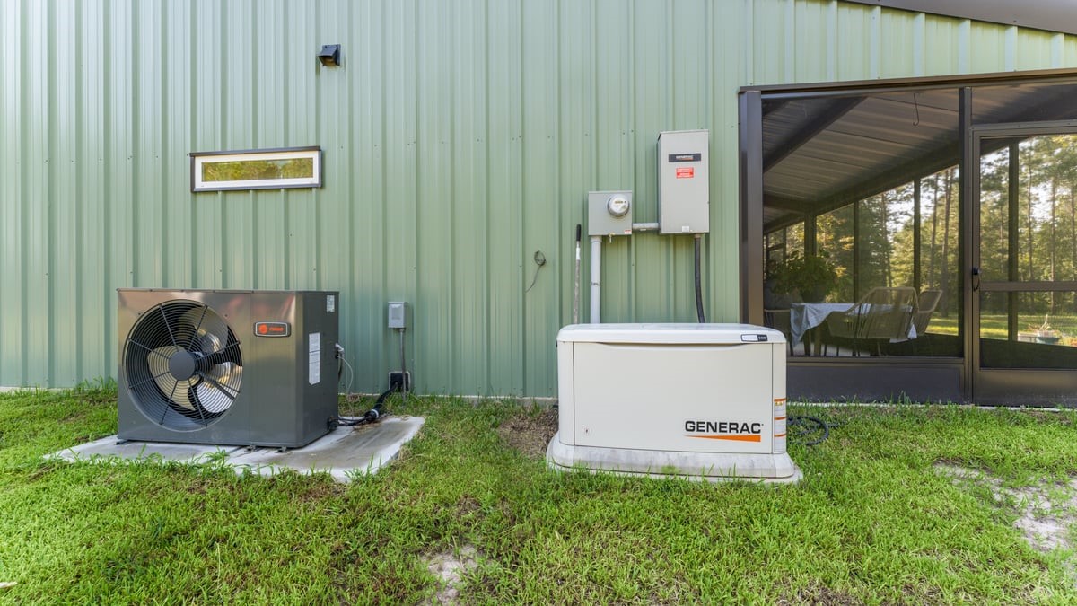 13052 Fm 1818 Huntington, TX 75949 - Photo 42 of 44 24k Generac full home oversized generator