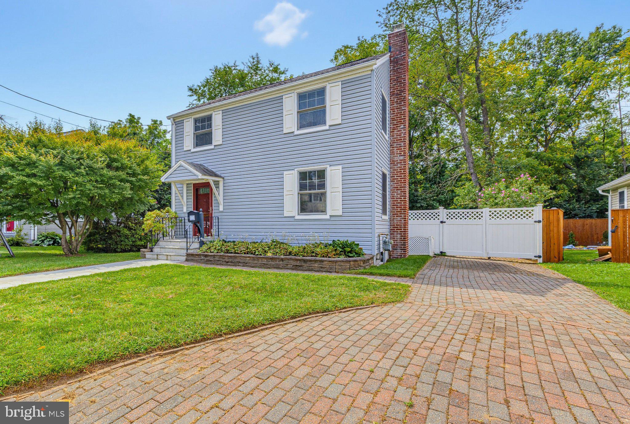 717 Mapleton Road Rockville, MD 20850 - Photo 3 of 33 Gallery Image 3